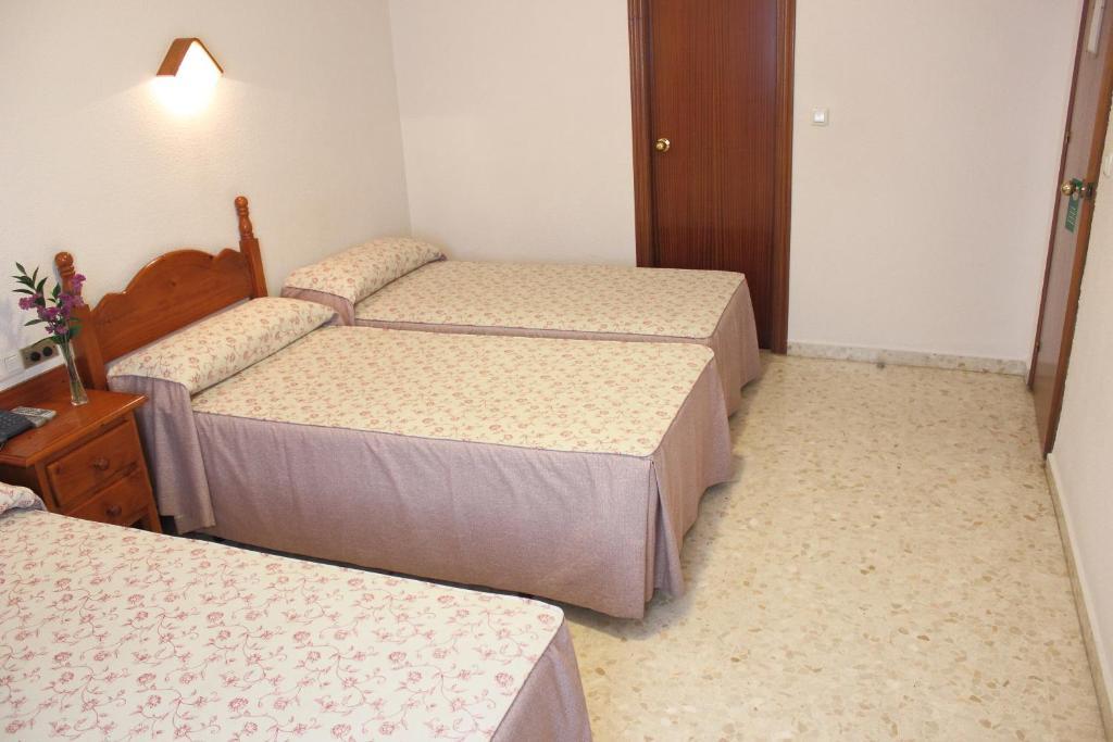Hotel Abadi قرطبة الغرفة الصورة