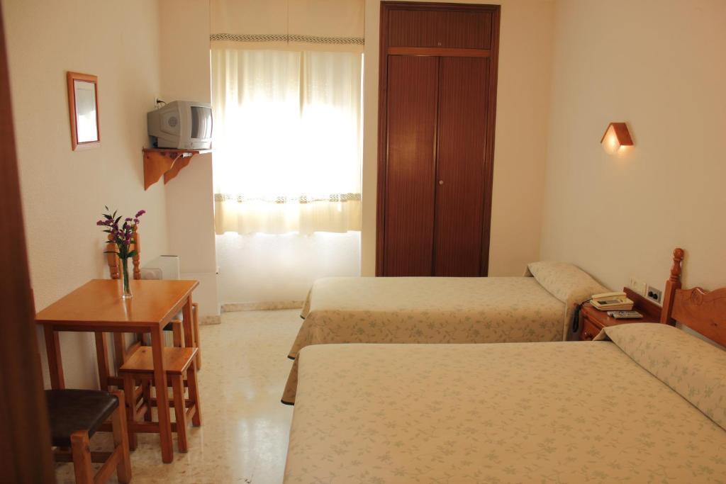 Hotel Abadi قرطبة الغرفة الصورة